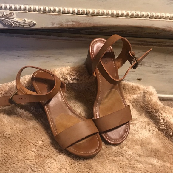 Heeled Sandals - Picture 1 of 6